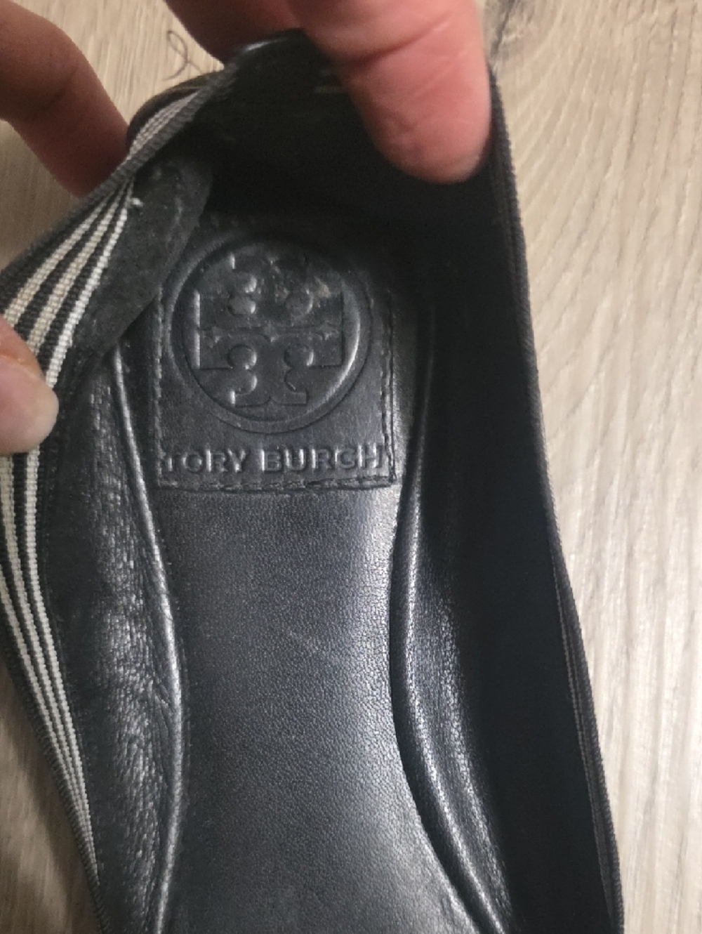 Tory Burch Black Leather Ballet Flats with Gold Logo - Picture 2 of 4